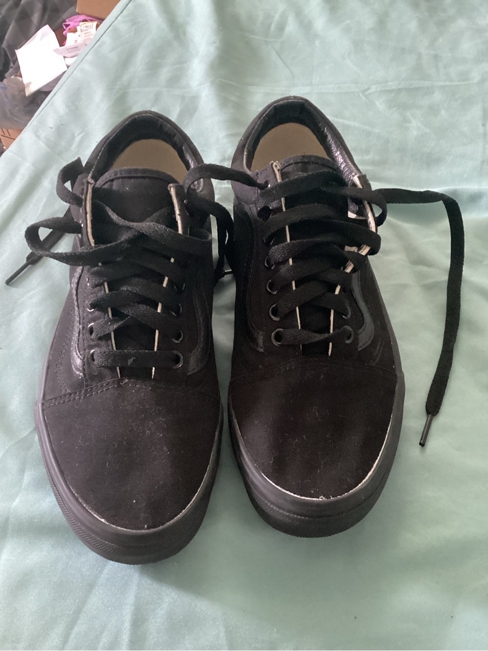 Vans Women's Black Low-Top Lace-Up Sneakers